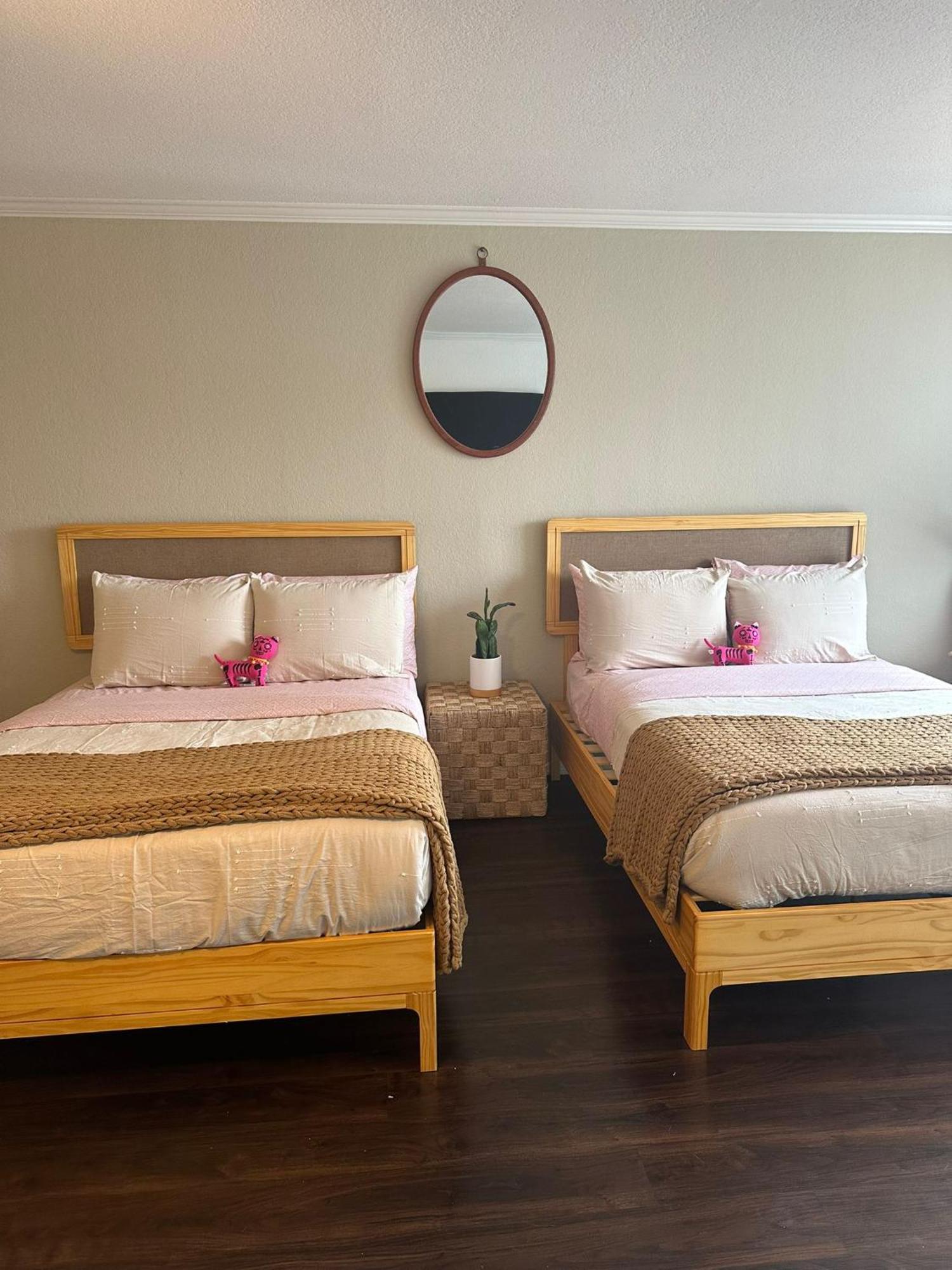 Loft Apartments At Hollywood Free Parking Close To Studios Universal Los Angeles Eksteriør bilde